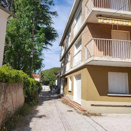 Joli Les Pieds Dans L Eau Avec Place De Parking Gratuite Bandol